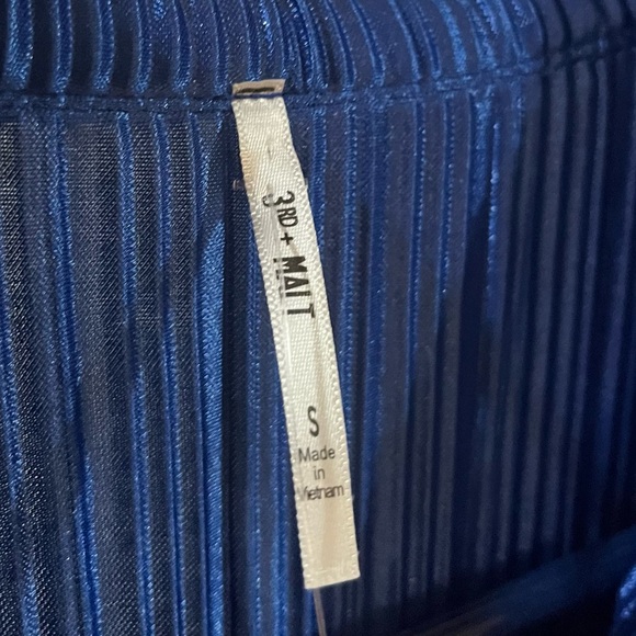 Blue Pleated Women's Top - Picture 4 of 4